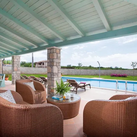 Beautiful With Barbecue In Sveti Lovrec Villa *